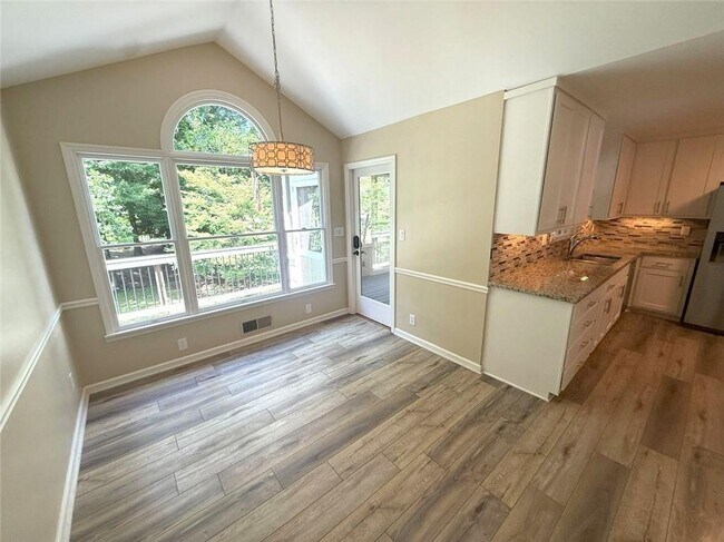 Building Photo - 1150 Falstaff Dr