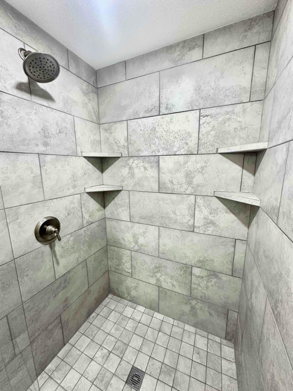 Building Photo - 1976 80 N