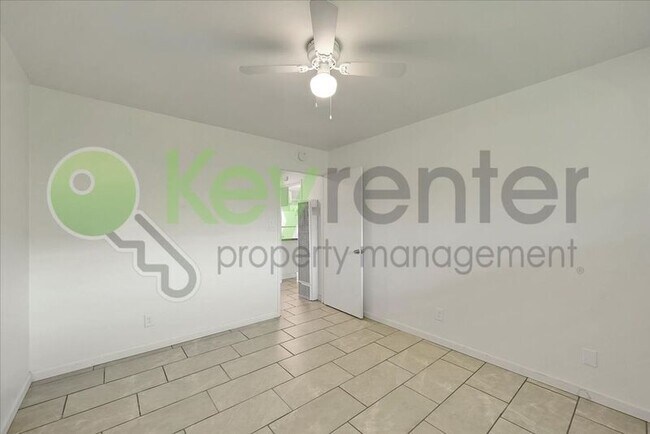 Building Photo - 6705 Greenback Ln