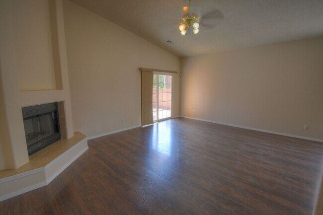 Building Photo - 908 Tumulus Dr NW