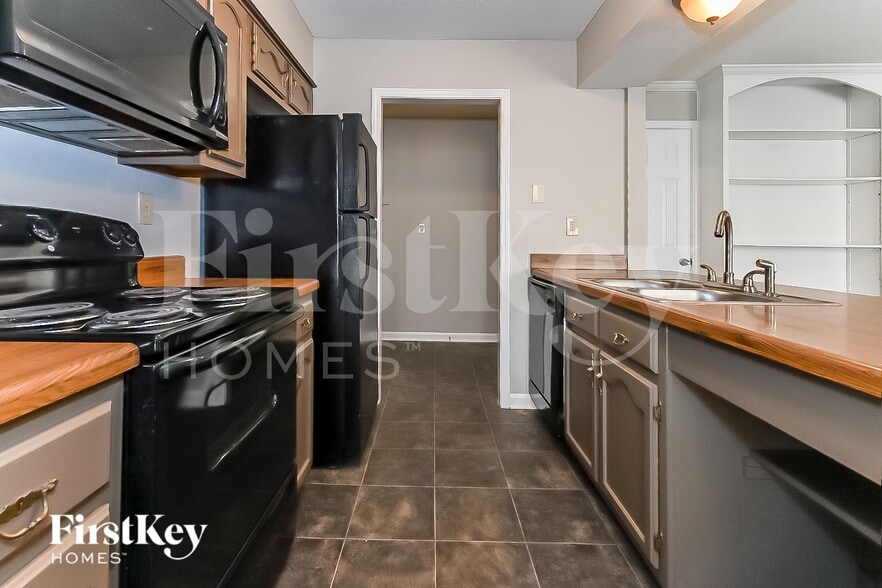 Building Photo - 6512 Lancer Dr