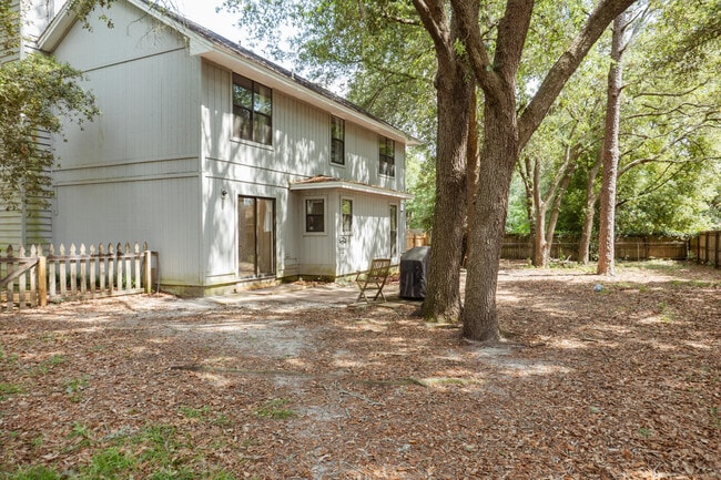Building Photo - 118 Kipling Dr