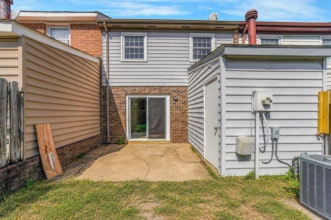 Building Photo - 334 Garfield Ct