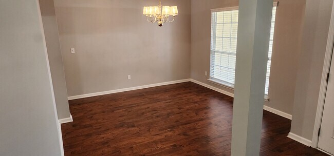 Building Photo - 3051 Tower Oaks Dr
