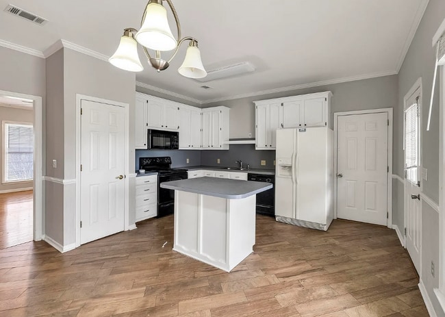 Building Photo - 5905 Franklin Rd