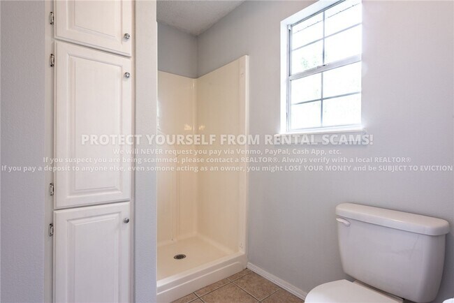 Building Photo - 2554 W Houston St