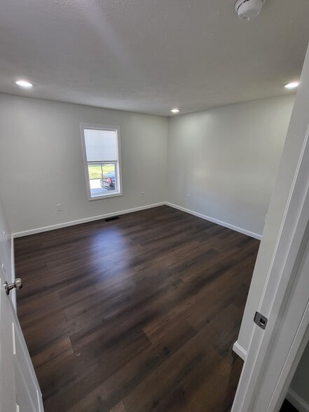 Building Photo - 332 Wood St