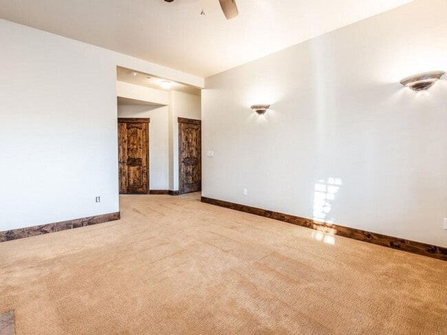 Building Photo - Desirable Black Rock Ridge with Mountain Views