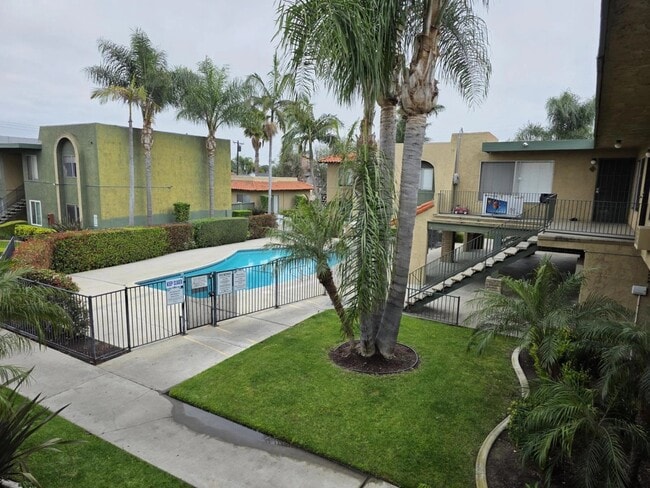 Building Photo - Casa de Mesa Apartments