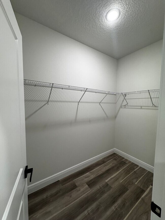 Building Photo - Newly Built 4 Bedroom Home for Rent – Prime Ocala Location