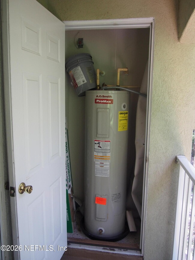 Building Photo - 7920 Merrill Rd