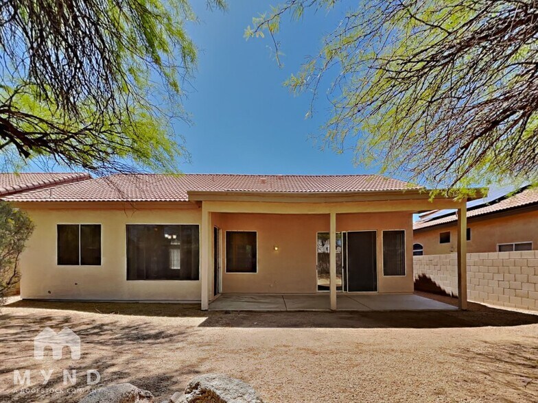 Building Photo - 4528 E Rowel Rd