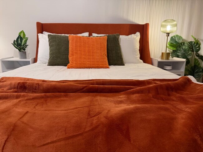 Building Photo - 157 W Holly Ridge Rd