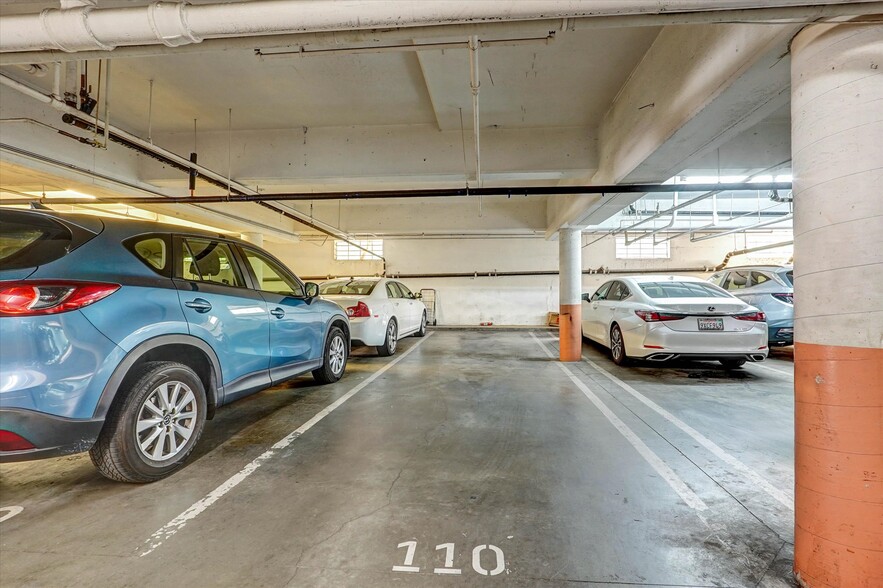 Tandem parking in underground cover parking - 4637 Willis Ave