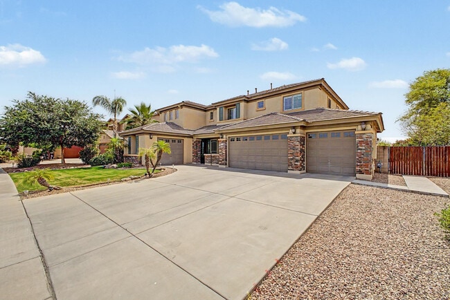 Building Photo - 8425 W Northview Ave