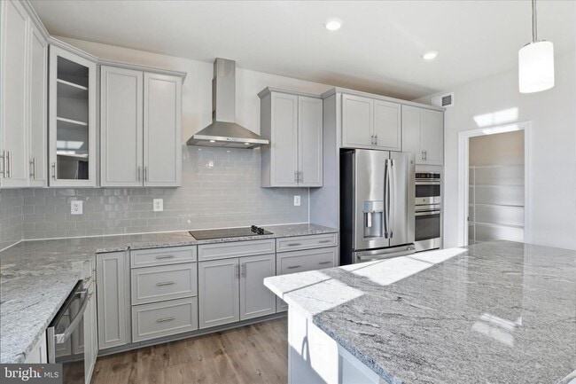 Building Photo - 889 Barksdale Dr