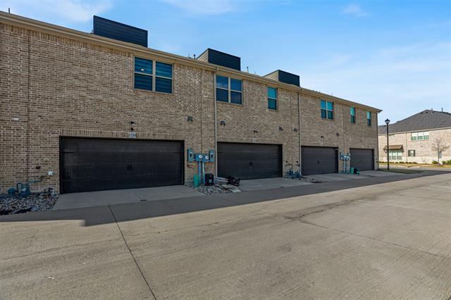 Building Photo - 2720 Parkview Pl