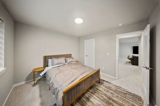 Building Photo - 4927 Amherst Way SW