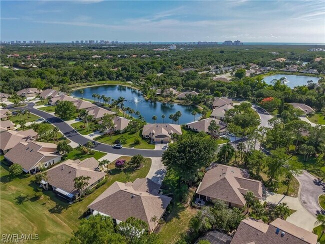 Building Photo - 1342 Park Lake Dr