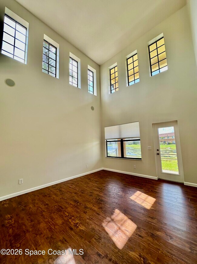 Building Photo - 1310 Lara Cir