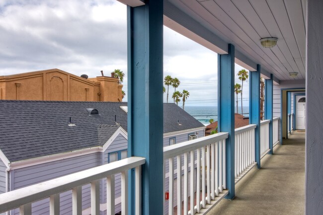 Building Photo - Cute 2 Bedroom Condo Steps Away from Endle...
