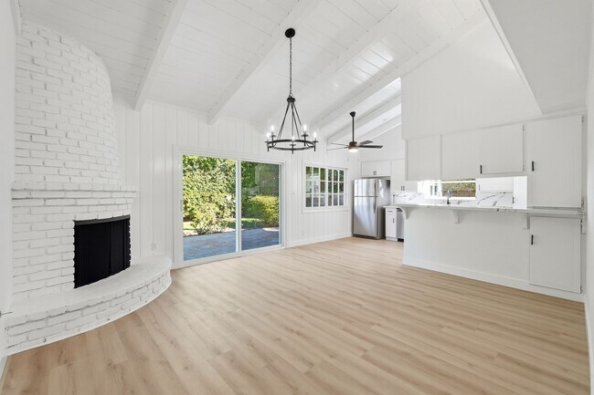 Building Photo - 23723 Aetna St