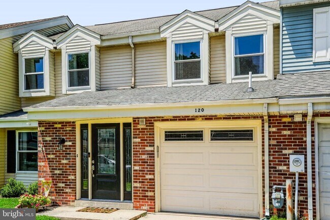 Building Photo - 120 Calderwood Ln