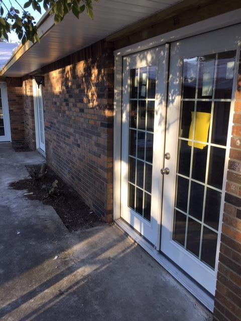Building Photo - 811 Airport Rd