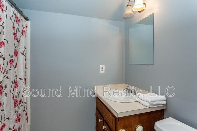 Building Photo - 1012 Windward Psge