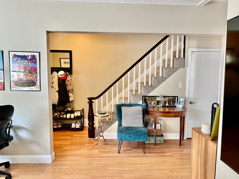 Building Photo - 159 K St