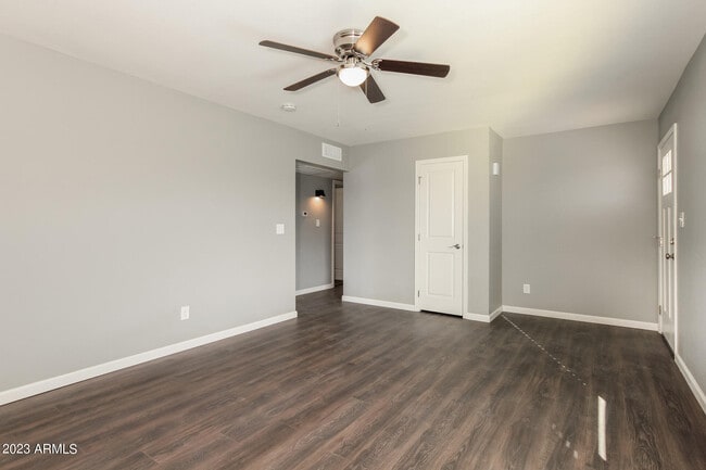 Building Photo - 3236 W Desert Cove Ave