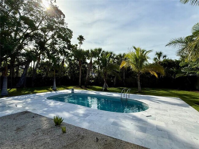 Building Photo - 1359 Harbor Dr