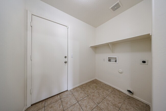 Building Photo - 11498 W Shaw Butte Dr