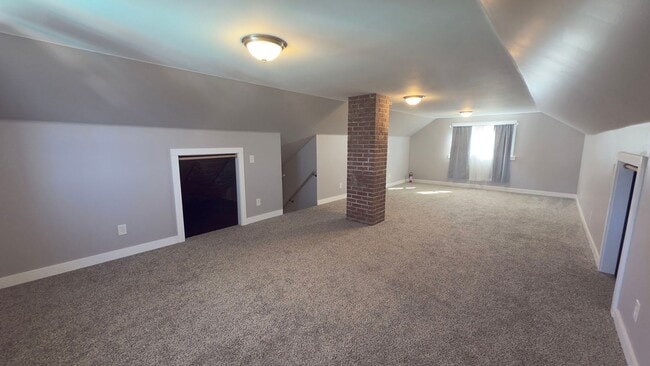 Building Photo - 627 W Marine Dr