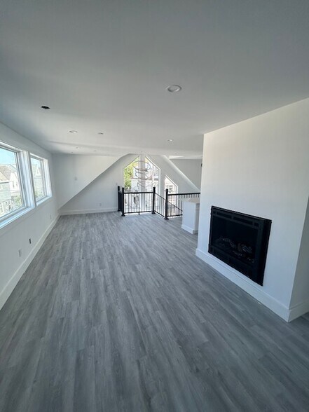 Building Photo - 58 Cutler St
