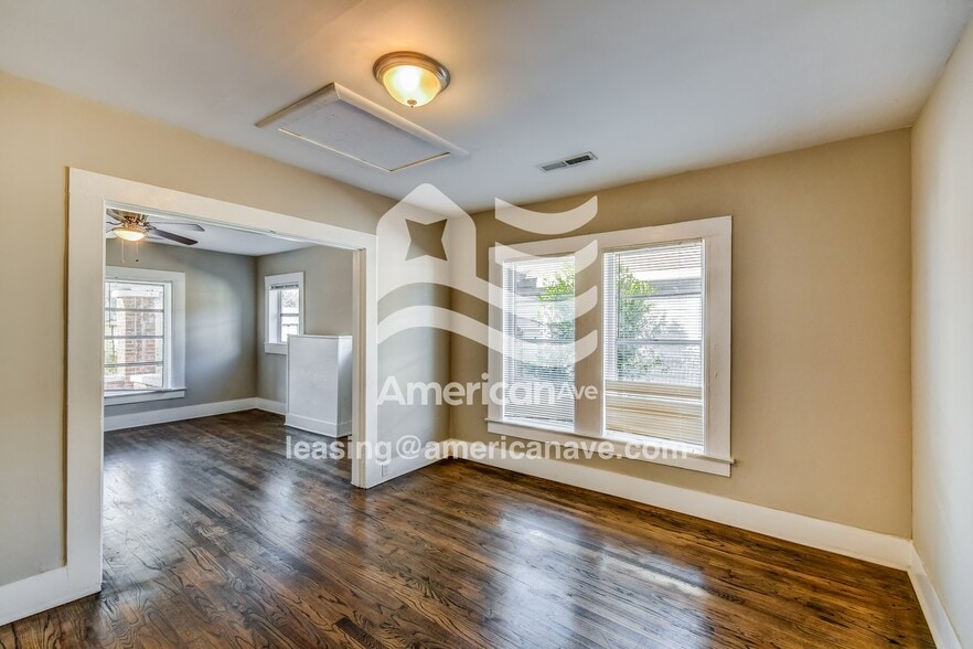 Building Photo - 1615 1st St S