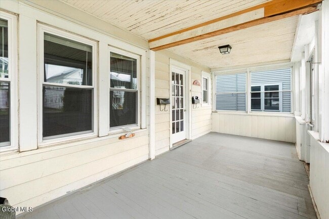 Building Photo - 4 Edison Ave