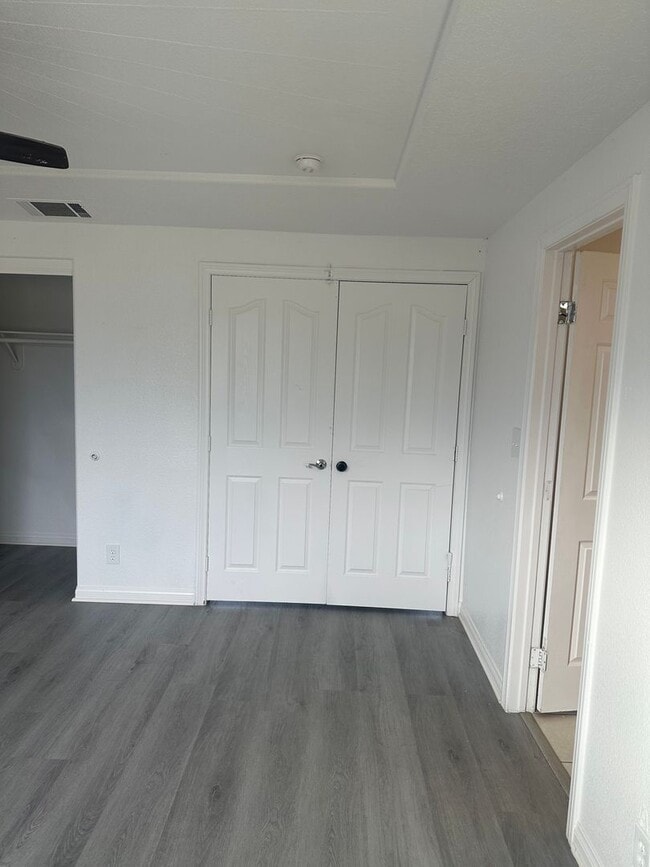 Building Photo - Charming 3 Bed, 2 Bath Home in Hesperia - Perfect for Your Family!