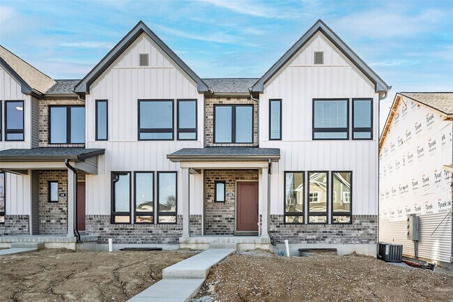 Building Photo - 30 Pheasant Ln