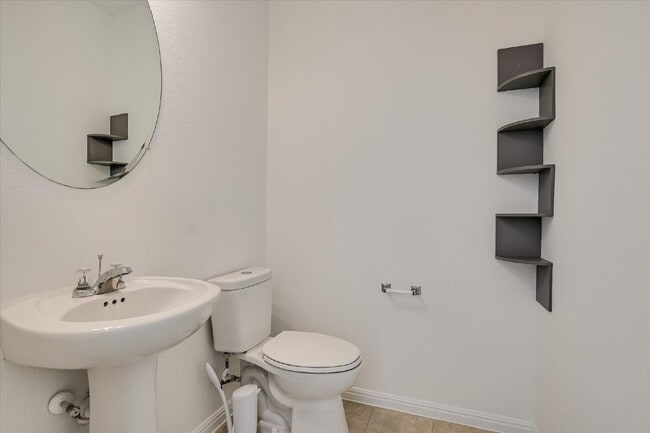 Building Photo - "Spacious 4-Bed, 3-Bath Manor Gem on Meachum Lane - 2487 Sq Ft of Comfort!"