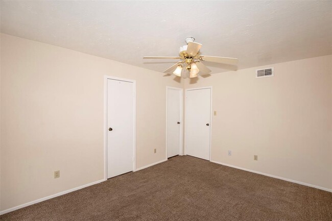 Building Photo - 18511 Egret Bay Blvd