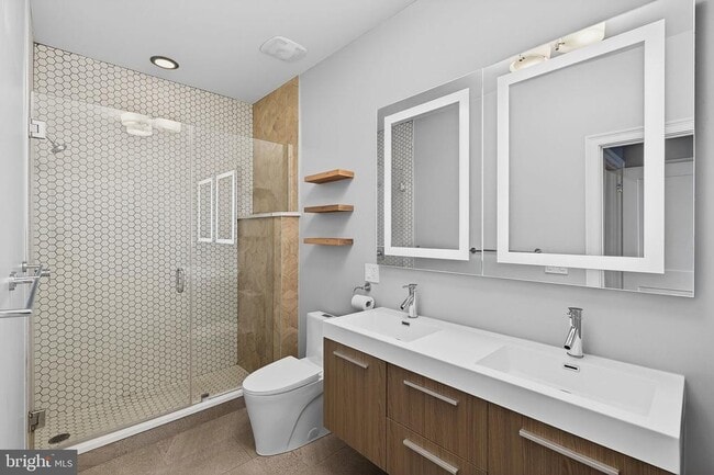 Building Photo - 2528 E Albert St