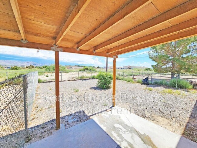 Building Photo - 1821 Pershing Ave