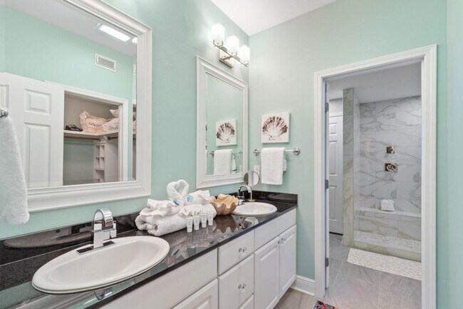 Building Photo - 365 E Beach Blvd