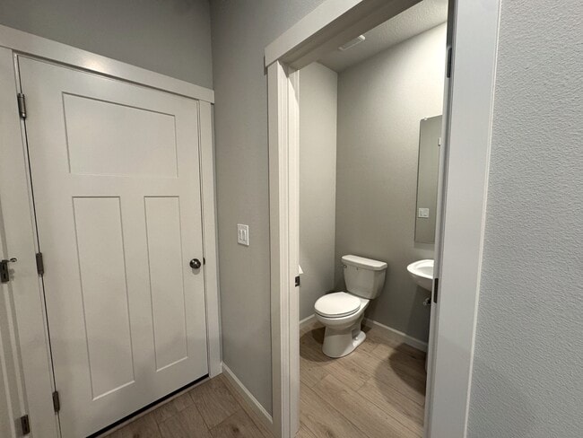 Building Photo - 8408 SE Quincy St