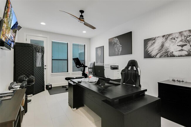 Building Photo - 13322 Galleria Cir