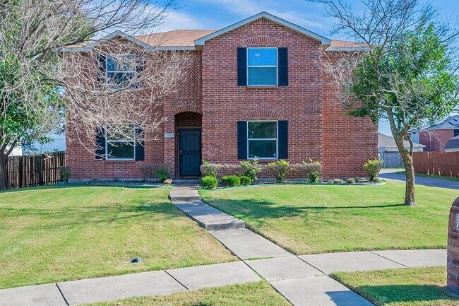 Building Photo - 1000 Bumble Bee Dr