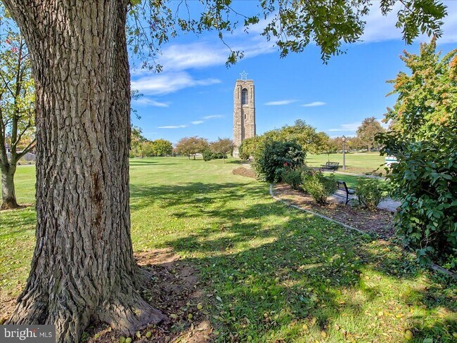 Building Photo - 312 Hammersmith Cir