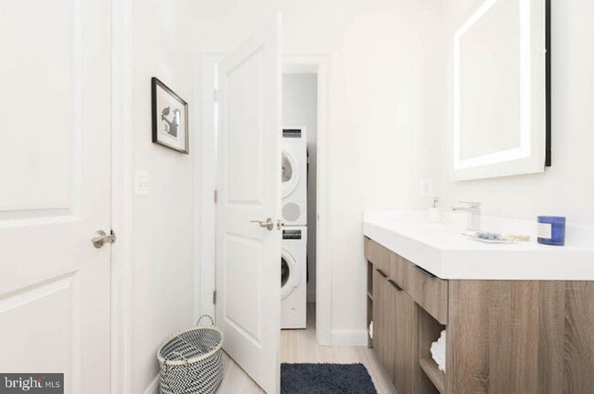 Building Photo - 218 Arch St