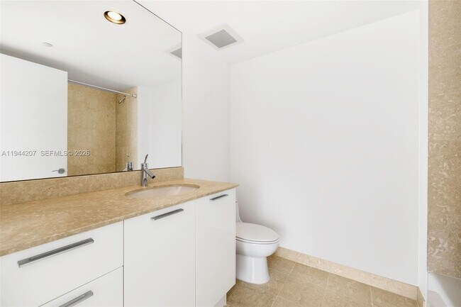 Building Photo - 400 Alton Rd